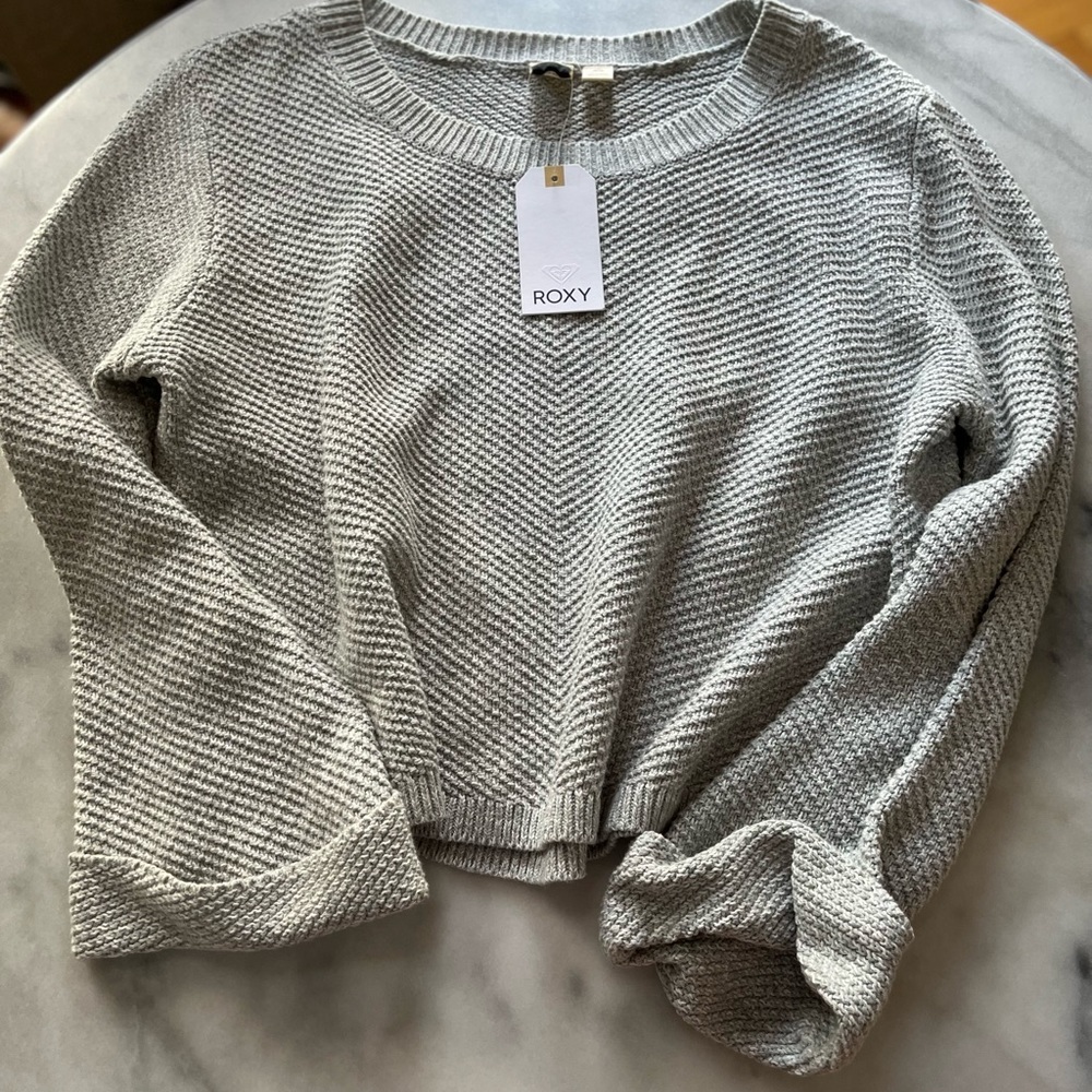 NWT NEW Roxy Women’s Sweater Gray Size L